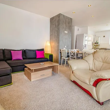 Sara Sea View - Bychoice Apartament *